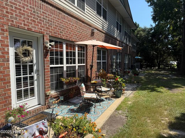 2205 Locksley Woods Dr C, Greenville, NC 27858