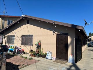 9122 S Hoover Street, Los Angeles, CA 90044