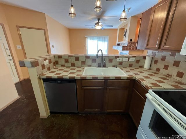 7339 HUNTERS LAND, San Antonio, TX 78249