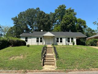 103 West Street, Senatobia, MS 38668