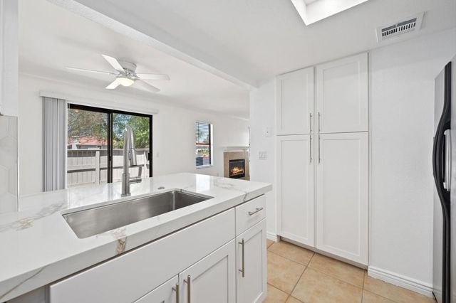 43376 Cook St 220, Palm Desert, CA 92211