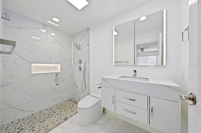 43376 Cook St 220, Palm Desert, CA 92211