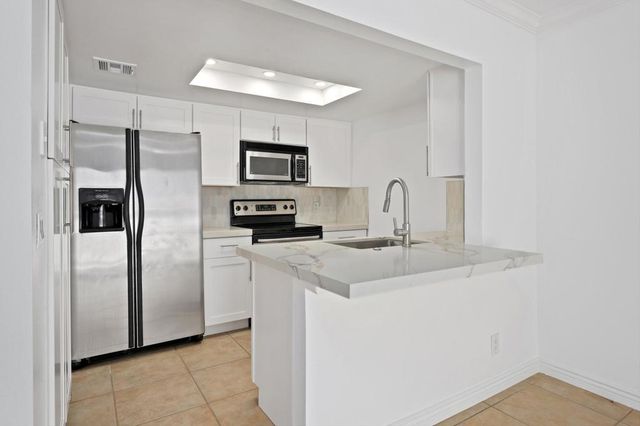 43376 Cook St 220, Palm Desert, CA 92211