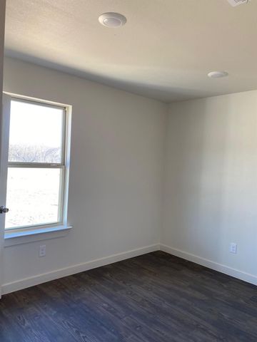 124 Bridlewood Lane, Bridgeport, TX 76426