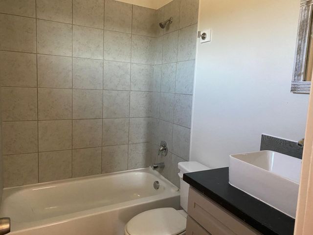 124 Bridlewood Lane, Bridgeport, TX 76426