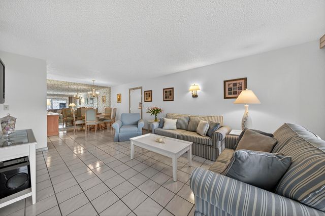 6417 BAY CLUB Drive 3, Fort Lauderdale, FL 33308
