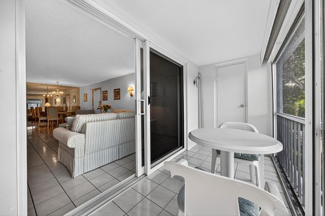 6417 BAY CLUB Drive 3, Fort Lauderdale, FL 33308