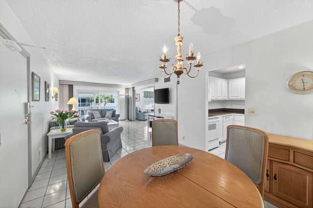 6417 BAY CLUB Drive 3, Fort Lauderdale, FL 33308