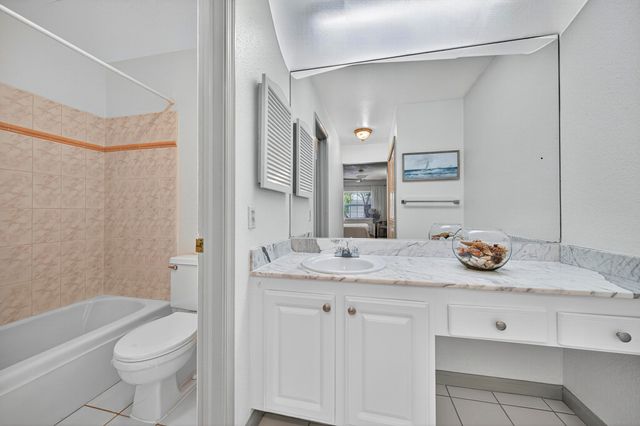 6417 BAY CLUB Drive 3, Fort Lauderdale, FL 33308