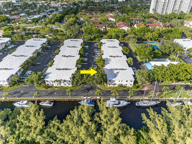6417 BAY CLUB Drive 3, Fort Lauderdale, FL 33308
