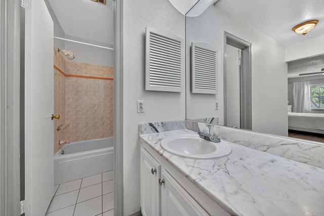 6417 BAY CLUB Drive 3, Fort Lauderdale, FL 33308