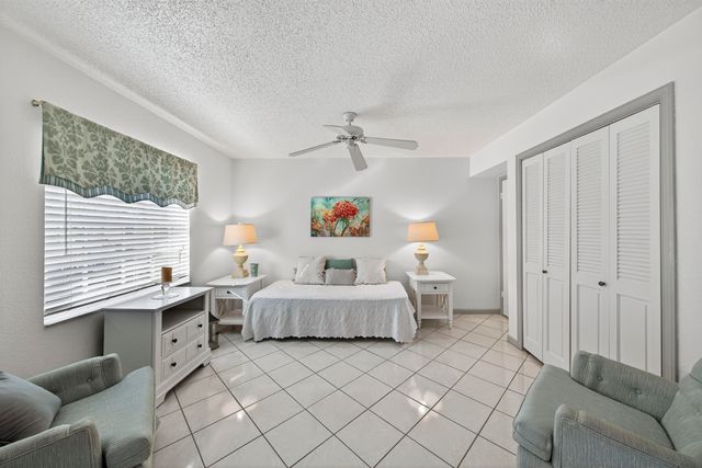 6417 BAY CLUB Drive 3, Fort Lauderdale, FL 33308