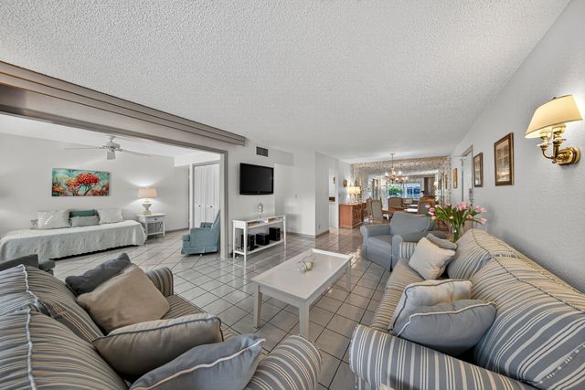 6417 BAY CLUB Drive 3, Fort Lauderdale, FL 33308