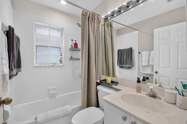 8285 VIA DI VENETO, Boca Raton, FL 33496