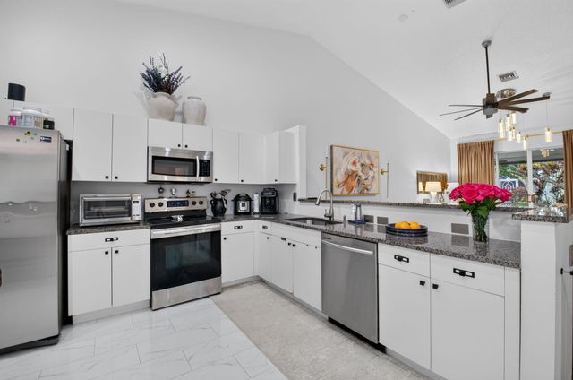 8285 VIA DI VENETO, Boca Raton, FL 33496