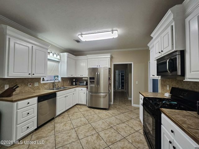 101 Grandview, Florence, MS 39073