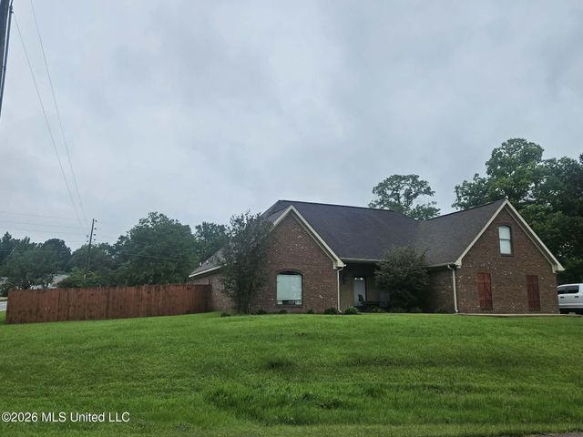 101 Grandview, Florence, MS 39073