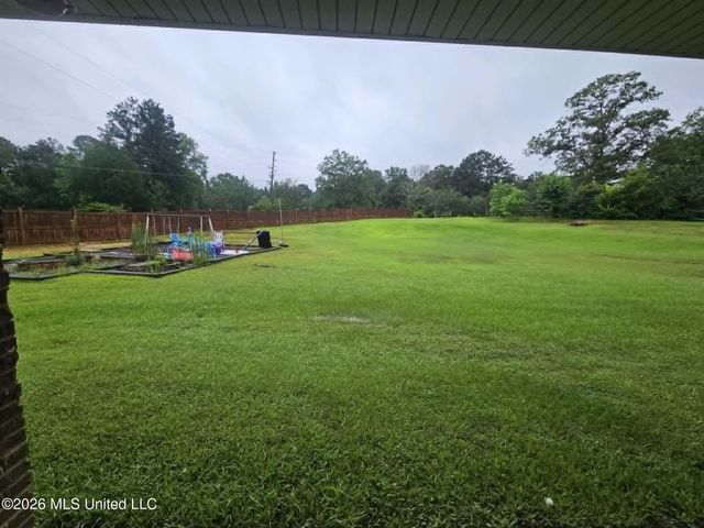 101 Grandview, Florence, MS 39073