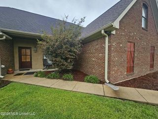 101 Grandview, Florence, MS 39073