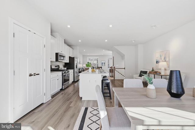 9590 GLEN OAKS LN, Columbia, MD 21046