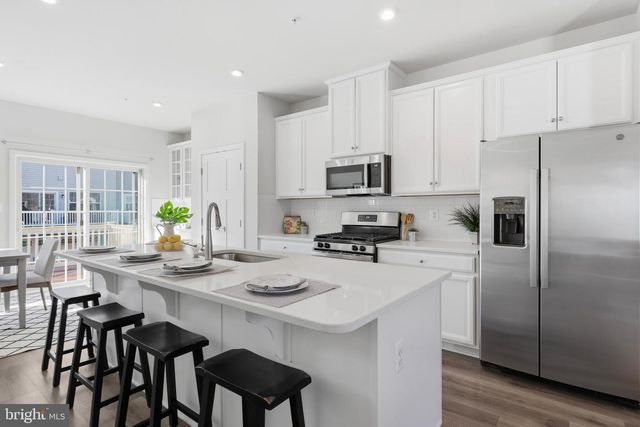 9590 GLEN OAKS LN, Columbia, MD 21046