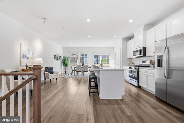 9590 GLEN OAKS LN, Columbia, MD 21046