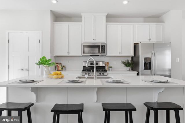 9590 GLEN OAKS LN, Columbia, MD 21046