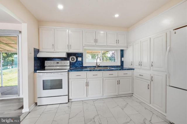809 REGINA ST, Philadelphia, PA 19116