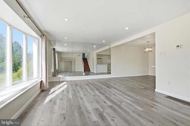 809 REGINA ST, Philadelphia, PA 19116
