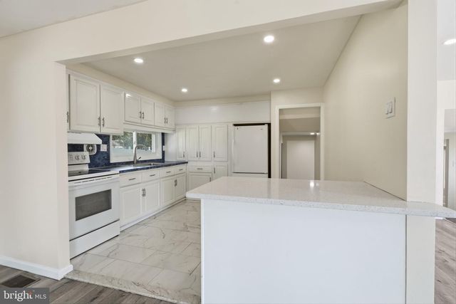 809 REGINA ST, Philadelphia, PA 19116