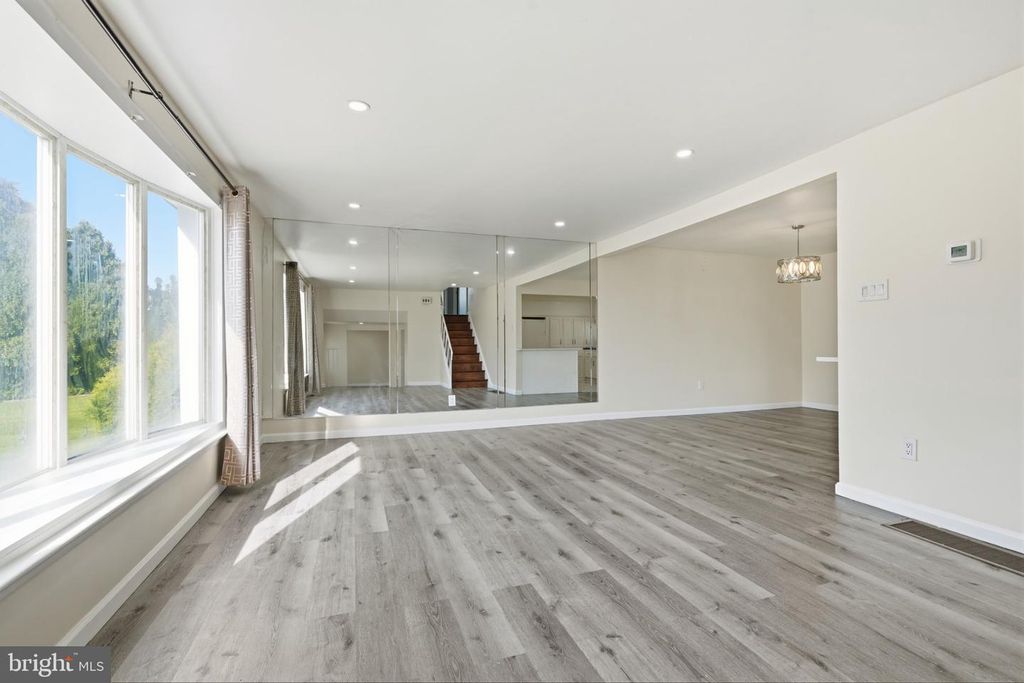 809 REGINA ST, PHILADELPHIA, PA 19116 — photo 5