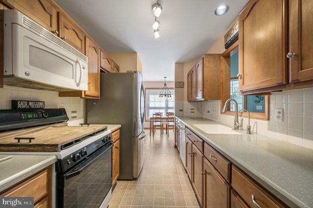 19 HUNTLEY CIR, Dover, DE 19901