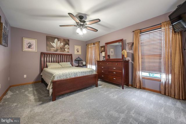 19 HUNTLEY CIR, Dover, DE 19901