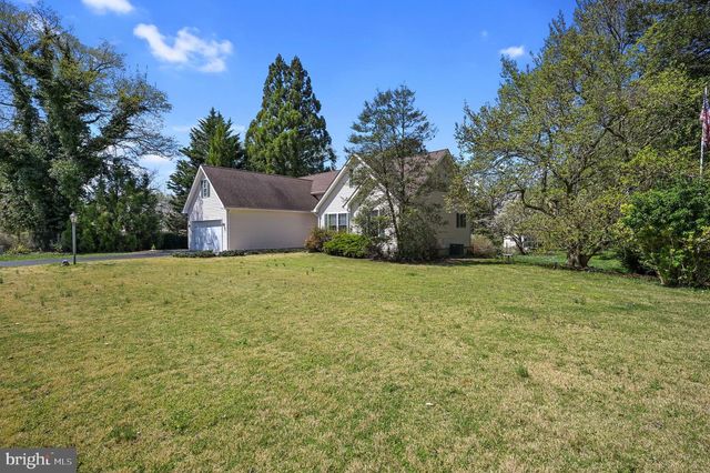 19 HUNTLEY CIR, Dover, DE 19901