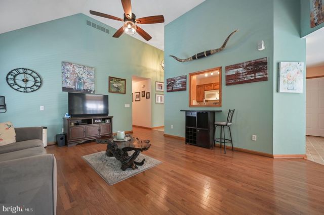 19 HUNTLEY CIR, Dover, DE 19901