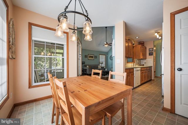19 HUNTLEY CIR, Dover, DE 19901