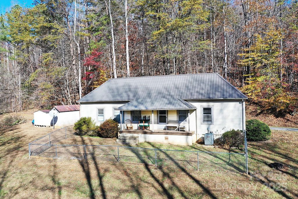 478 Foxwood Drive, Marion, NC 28752