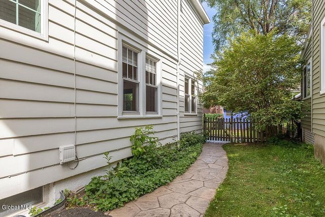 39 Hawthorne Avenue, Albany, NY 12203
