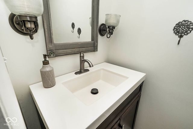 233 Brierley Way, Carmel, IN 46032