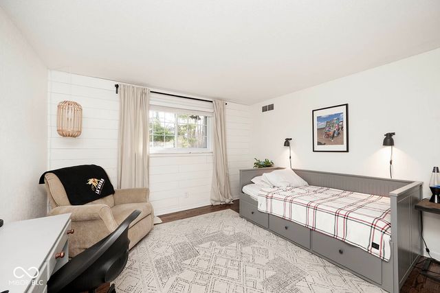 233 Brierley Way, Carmel, IN 46032