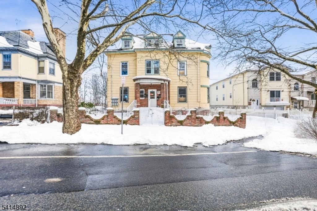 42 Mount Prospect Pl, Newark City, NJ 07104