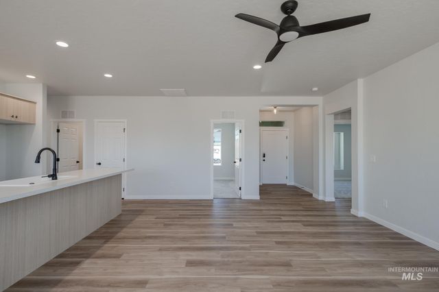 1634 Dyer St, Middleton, ID 83644