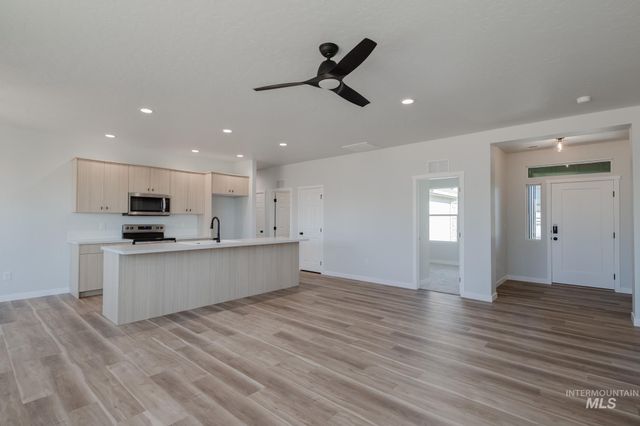 1634 Dyer St, Middleton, ID 83644