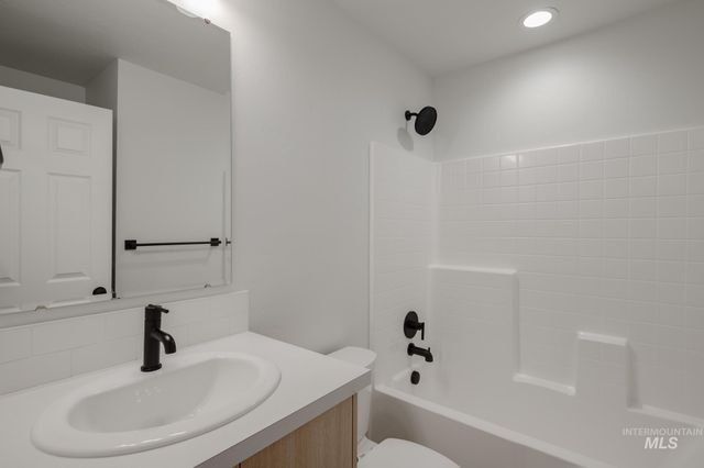 1634 Dyer St, Middleton, ID 83644