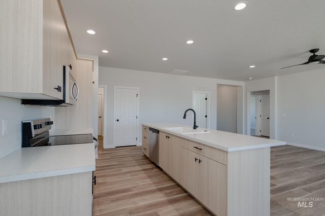 1634 Dyer St, Middleton, ID 83644