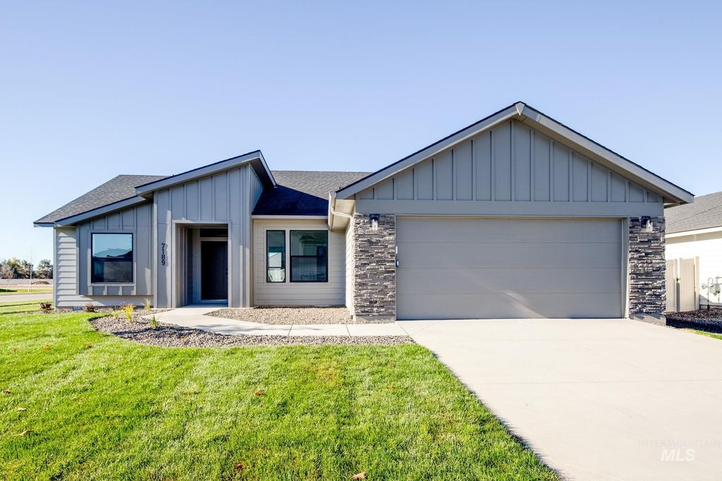 1634 Dyer St, Middleton, ID 83644