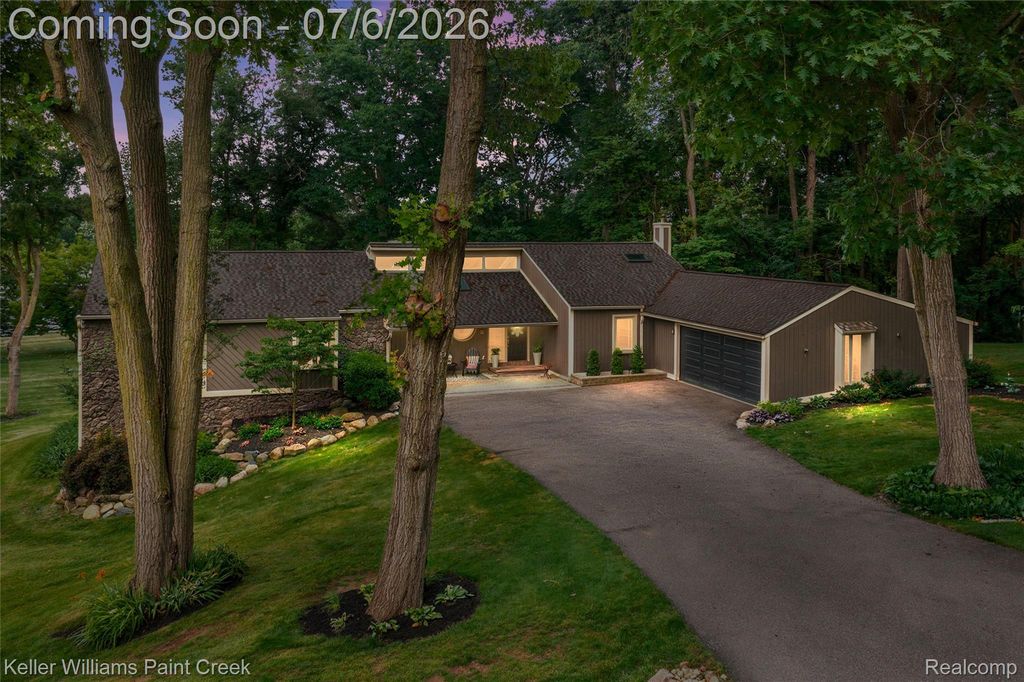 7148 Deerhill Drive, Independence Charter Township, MI 48346