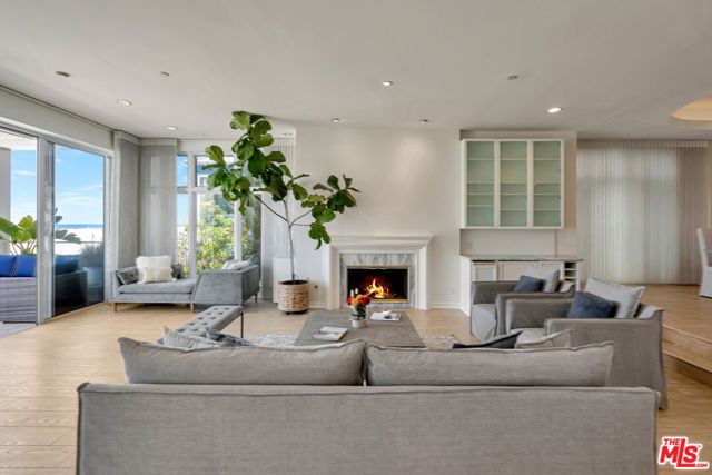 1351 Palisades Beach Road 200, Santa Monica, CA 90401