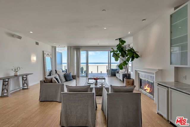1351 Palisades Beach Road 200, Santa Monica, CA 90401