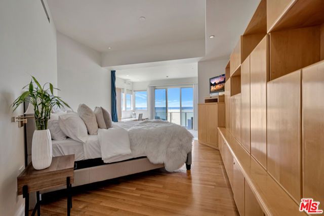 1351 Palisades Beach Road 200, Santa Monica, CA 90401